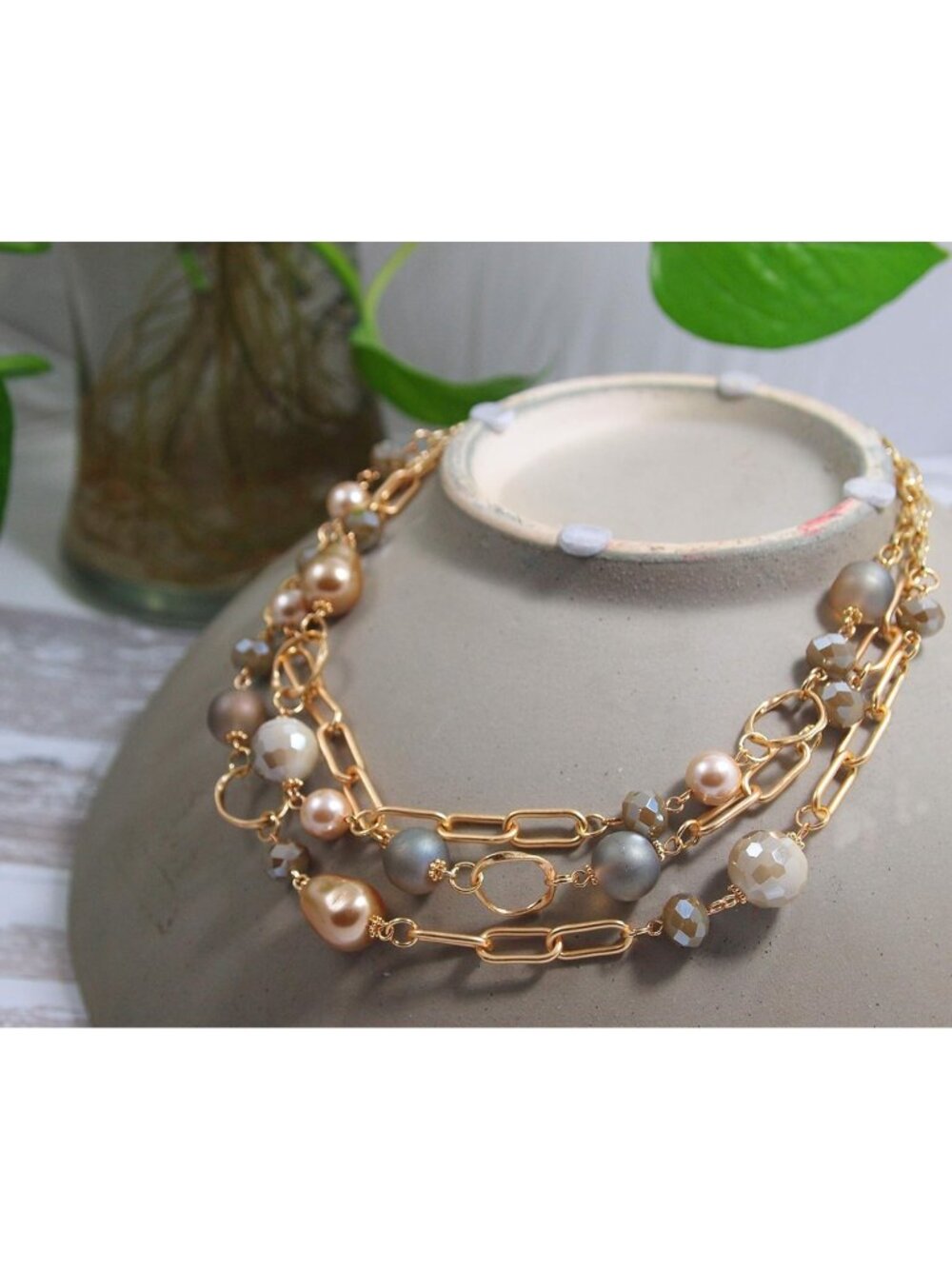 Chunky Multi-Layer Frosted Mother of Pearl Statement Necklace - Pastel Gift - Picture 2 of 8